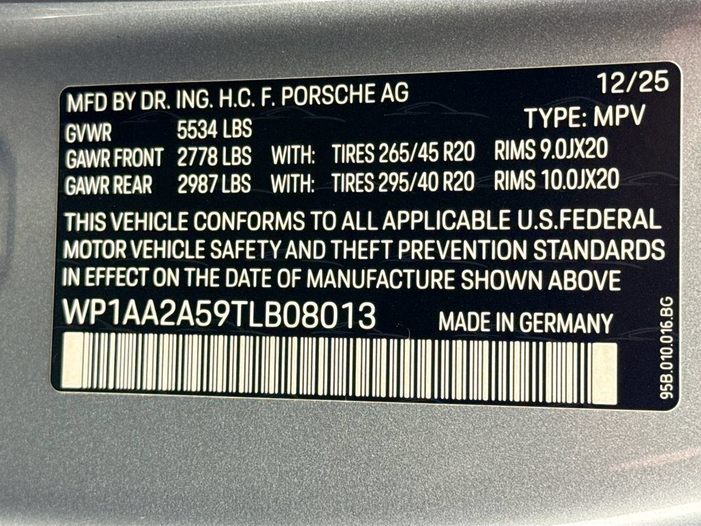 Used 2026 Porsche Macan AWD/4WD image 36