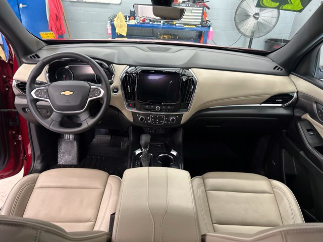 Used 2023 Chevrolet Traverse Premier AWD/4WD image 11