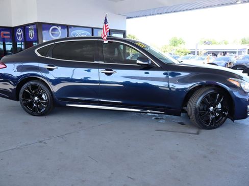 Used 2017 INFINITI Q70 L 3.7 AWD/4WD image 6