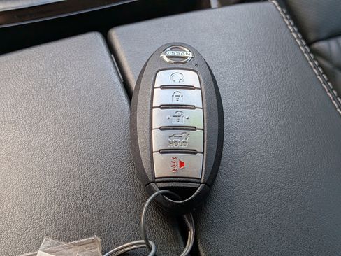 Used 2021 Nissan Rogue Platinum FWD image 35