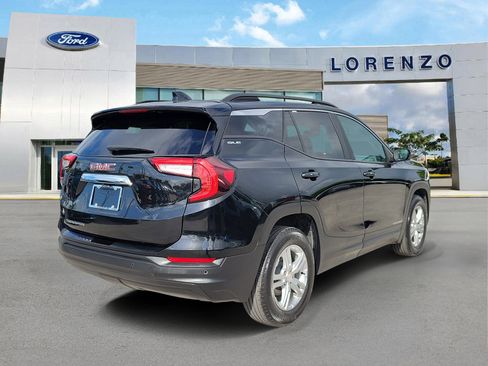 Used 2023 GMC Terrain SLE w/ Driver Convenience Package FWD image 5