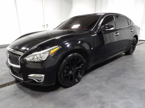 Used 2016 INFINITI Q70 L 3.7 w/ Technology Package AWD/4WD image 4