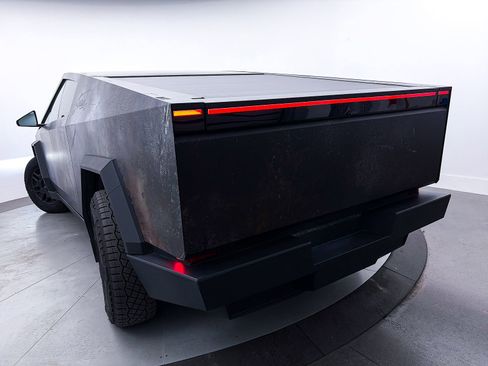 Used 2024 Tesla Cybertruck Cyberbeast AWD/4WD image 8