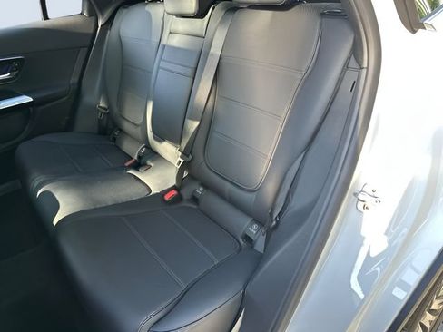 Used 2026 Mercedes-Benz GLC 300 4MATIC image 12