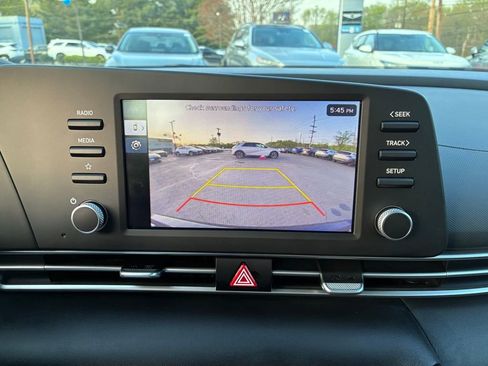 Used 2024 Hyundai Elantra SE image 29