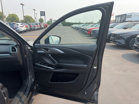 Used 2019 MAZDA CX-9 Touring AWD/4WD image 18