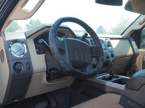 Used 2015 Ford F250 XLT w/ Camper Package AWD/4WD image 5