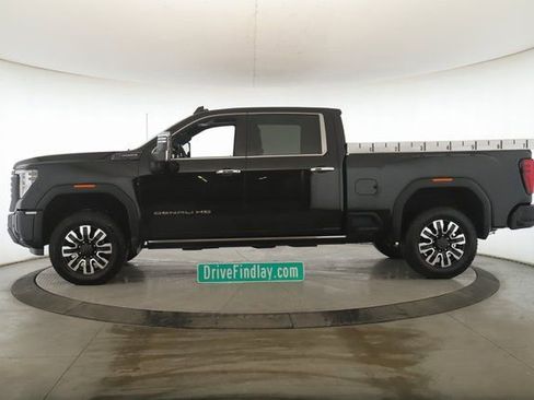 Used 2025 GMC Sierra 2500 Denali Ultimate image 9