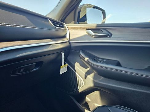 New 2025 Jeep Grand Cherokee L Limited w/ Black Appearance Package image 25