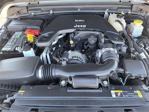 Used 2021 Jeep Gladiator Sport image 23