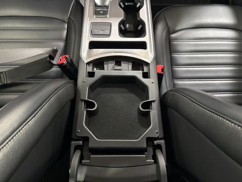 Used 2024 Ford Edge SEL w/ Convenience Package image 30