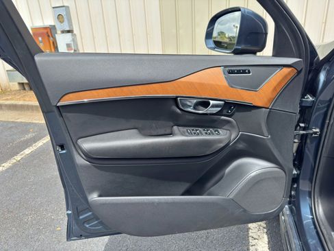 Used 2021 Volvo XC90 T5 Momentum w/ Advanced Package AWD/4WD image 46