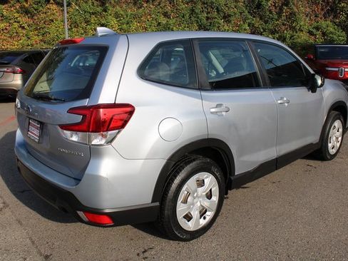 Used 2019 Subaru Forester Premium image 3