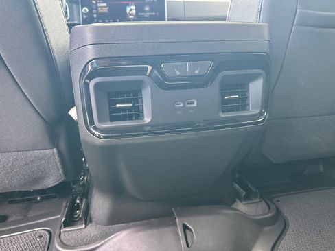 Used 2024 GMC Sierra 1500 AT4 w/ Technology Package AWD/4WD image 23