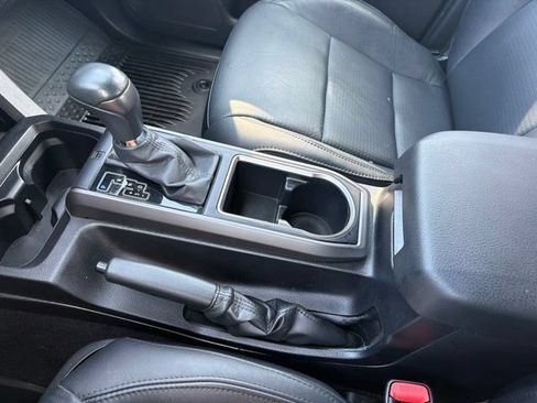 Used 2022 Toyota Tacoma TRD Sport w/ TRD Premium Sport Package AWD/4WD image 35