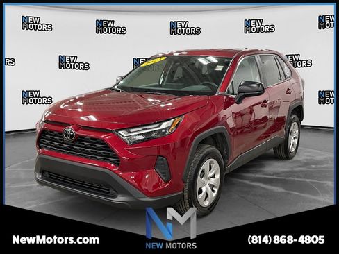 Used 2024 Toyota RAV4 LE AWD/4WD image 1
