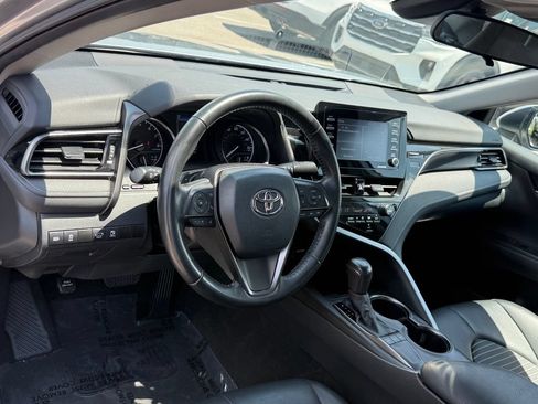 Used 2022 Toyota Camry SE FWD image 4