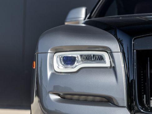 Used 2017 Rolls-Royce Wraith image 24