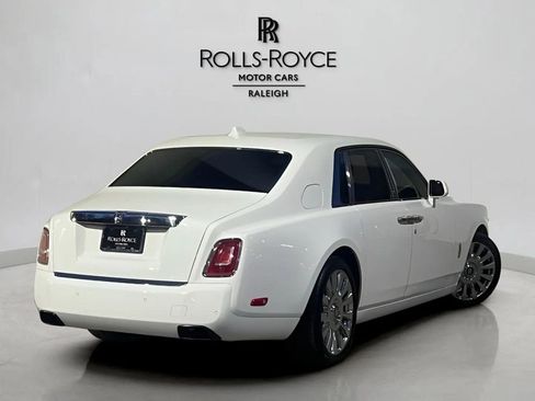 Used 2021 Rolls-Royce Phantom Sedan image 3