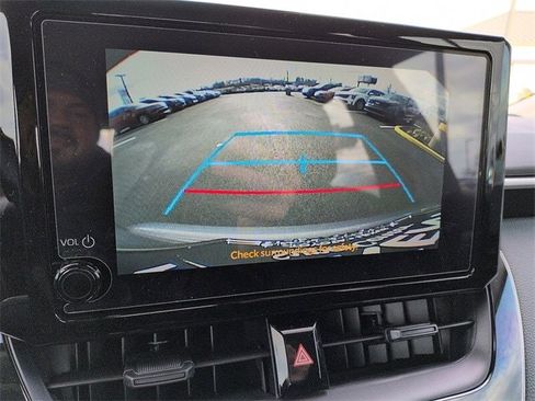 Used 2025 Toyota Corolla LE image 21