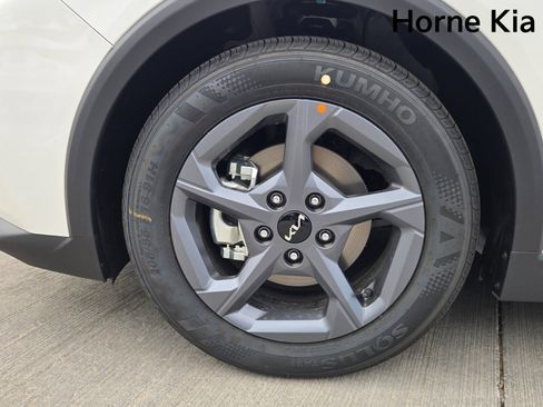 New 2025 Kia K4 LXS image 8