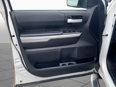 Used 2020 Toyota Tundra SR5 w/ SR5 Leather Package RWD image 22