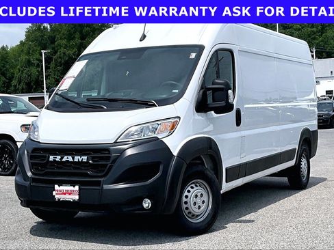 Used 2024 RAM ProMaster 2500 w/ Convenience Group FWD image 3