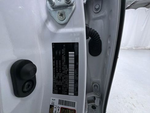 Certified 2024 Toyota Highlander XLE AWD/4WD image 29