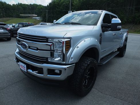 Used 2019 Ford F250 Lariat w/ Chrome Package AWD/4WD image 7