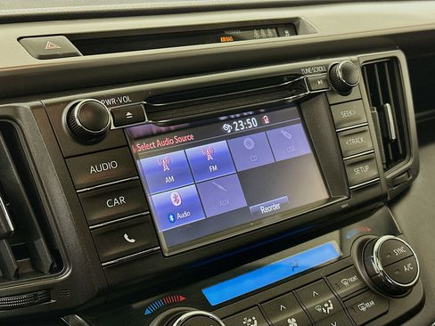 Used 2018 Toyota RAV4 XLE image 19