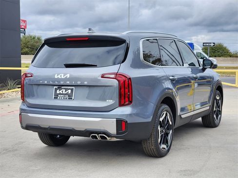 New 2025 Kia Telluride S image 4
