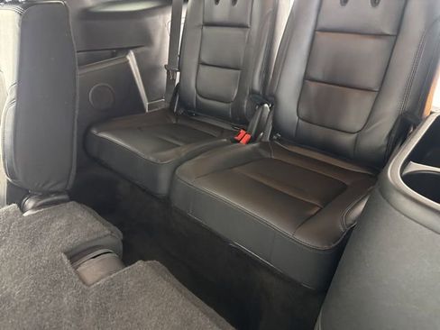 Used 2017 Ford Explorer XLT w/ Equipment Group 202A image 23