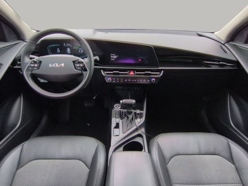 Certified 2023 Kia Niro EX FWD image 4