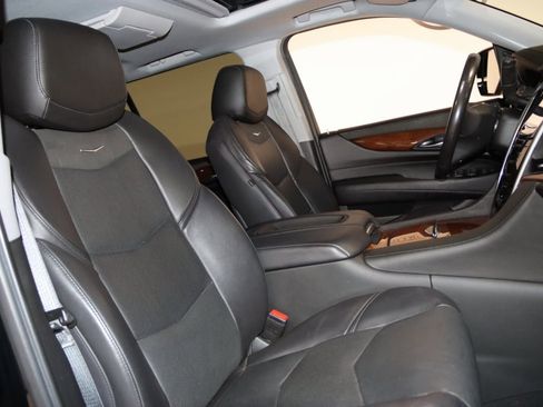 Used 2020 Cadillac Escalade ESV Premium Luxury image 61
