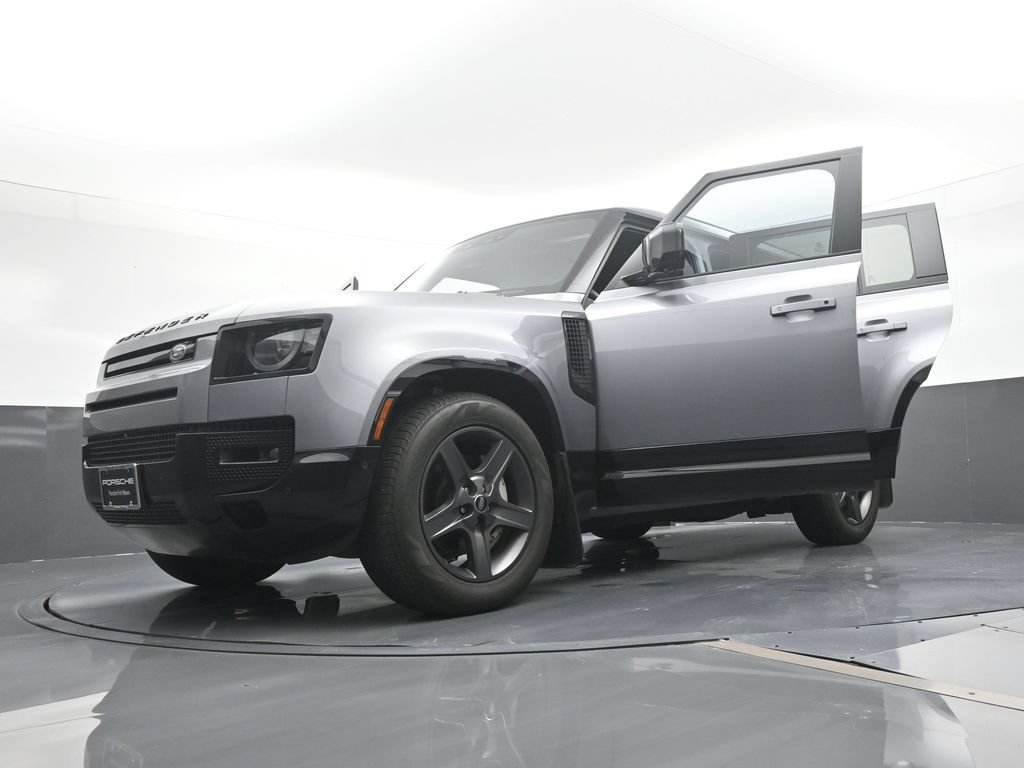 Used 2024 Land Rover Defender 130 X-Dynamic SE AWD/4WD image 27