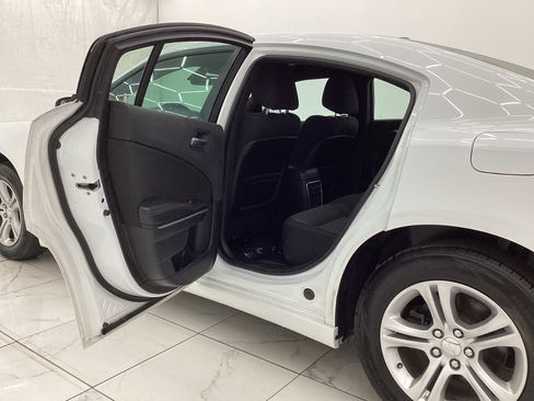 Used 2019 Dodge Charger SXT image 22