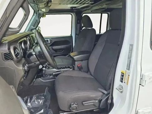 Used 2023 Jeep Wrangler Unlimited w/ Cold Weather Group image 9