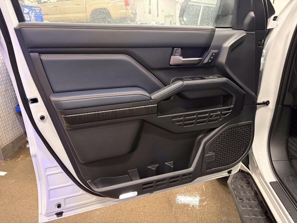 Used 2026 Toyota 4Runner Platinum AWD/4WD image 15