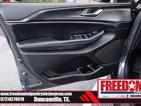 Used 2024 Jeep Grand Cherokee Altitude image 38