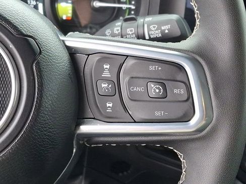 Used 2025 Jeep Wrangler Unlimited Sahara w/ Safety Group image 23