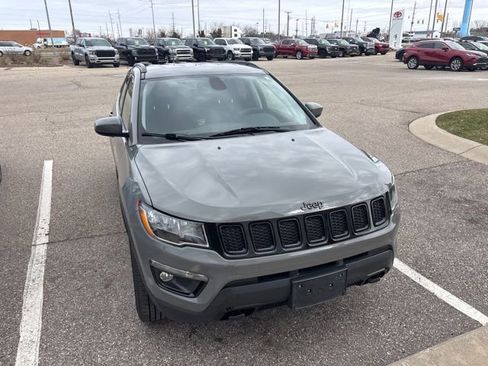 Used 2019 Jeep Compass Sport image 3