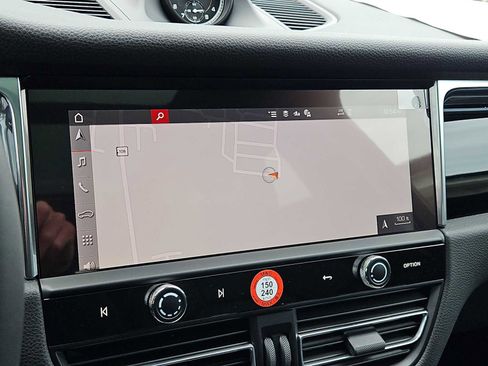 New 2026 Porsche Macan AWD/4WD image 17