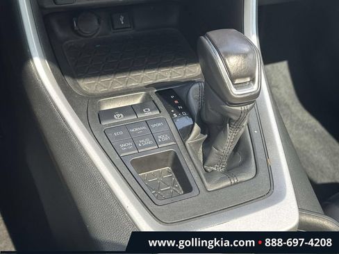 Used 2022 Toyota RAV4 XLE Premium AWD/4WD image 29
