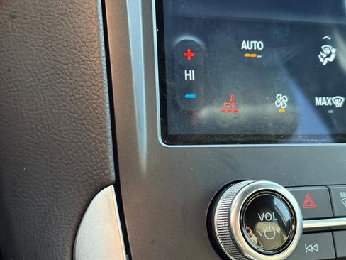 Used 2024 Ford Edge ST-Line image 14