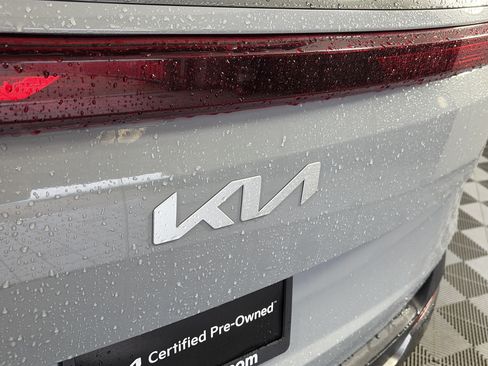 Certified 2025 Kia Carnival SX w/ SX Dark Edition Package FWD image 21
