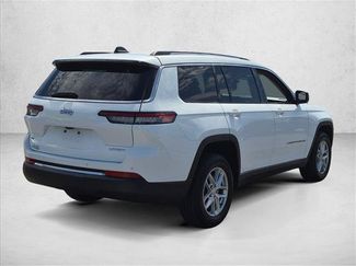 Used 2022 Jeep Grand Cherokee L Laredo w/ Luxury Tech Group I RWD video 4