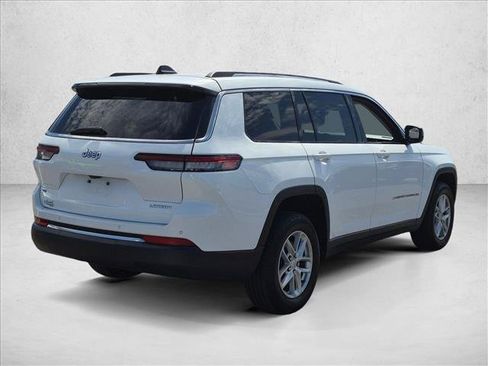 Used 2022 Jeep Grand Cherokee L Laredo w/ Luxury Tech Group I RWD image 4