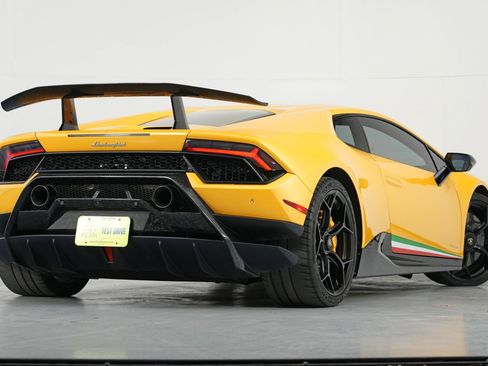 Used 2018 Lamborghini Huracan Performante image 52