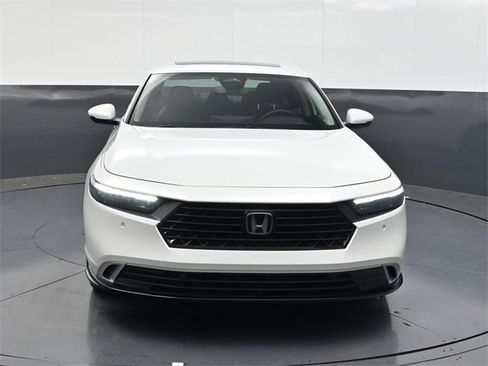 Used 2023 Honda Accord Touring image 9