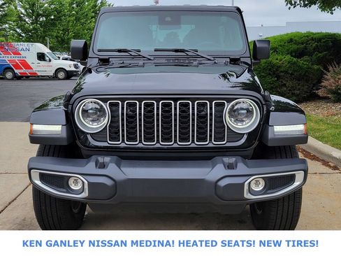 Used 2025 Jeep Wrangler Unlimited Sahara AWD/4WD image 8